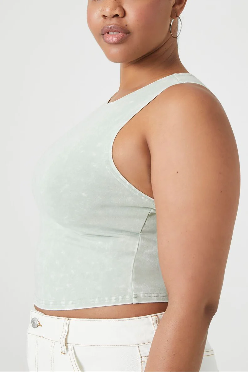 Plus Size Cropped Tank Top - Image 12